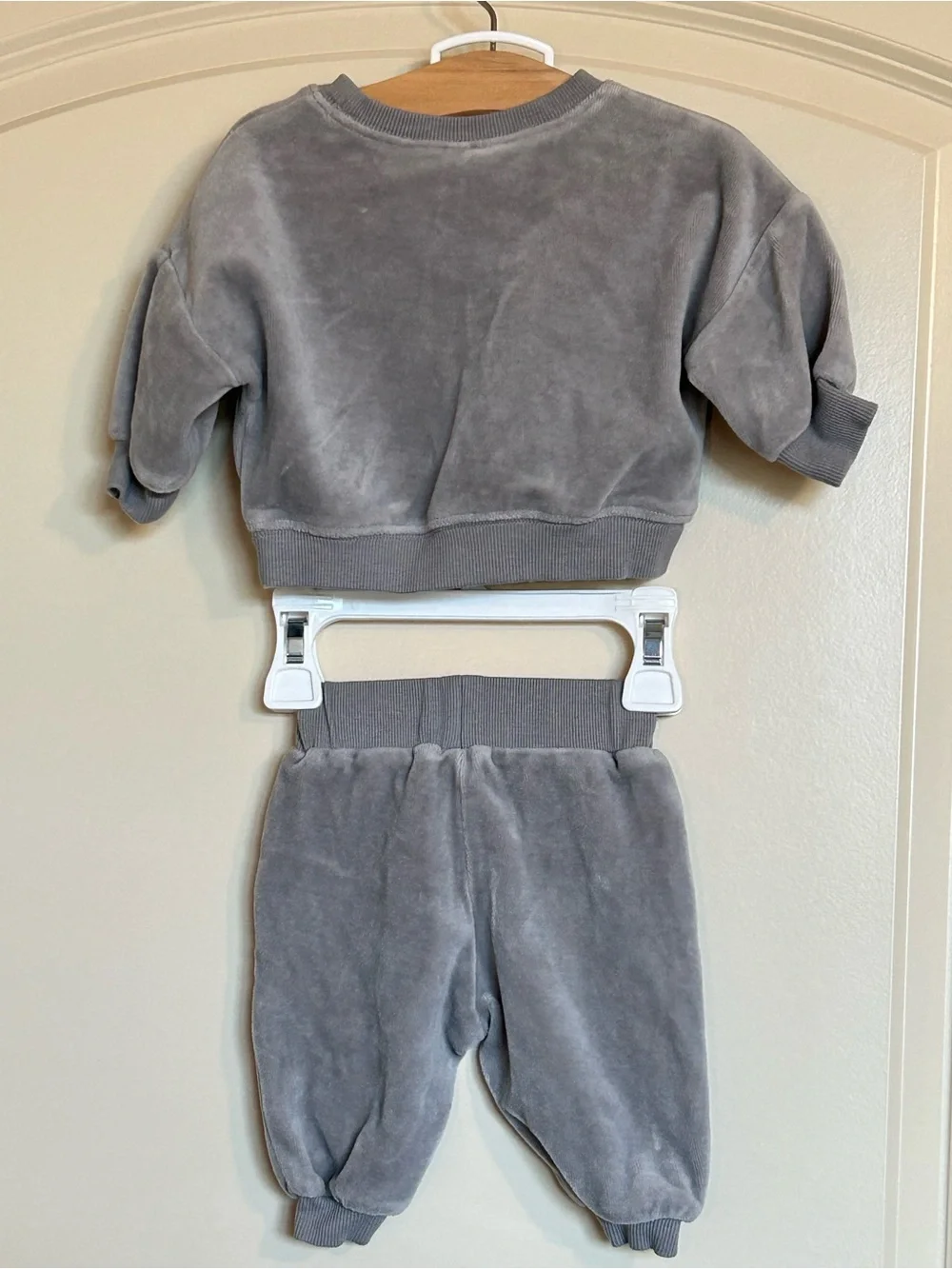 0-3M Quincy Mae Velour Set